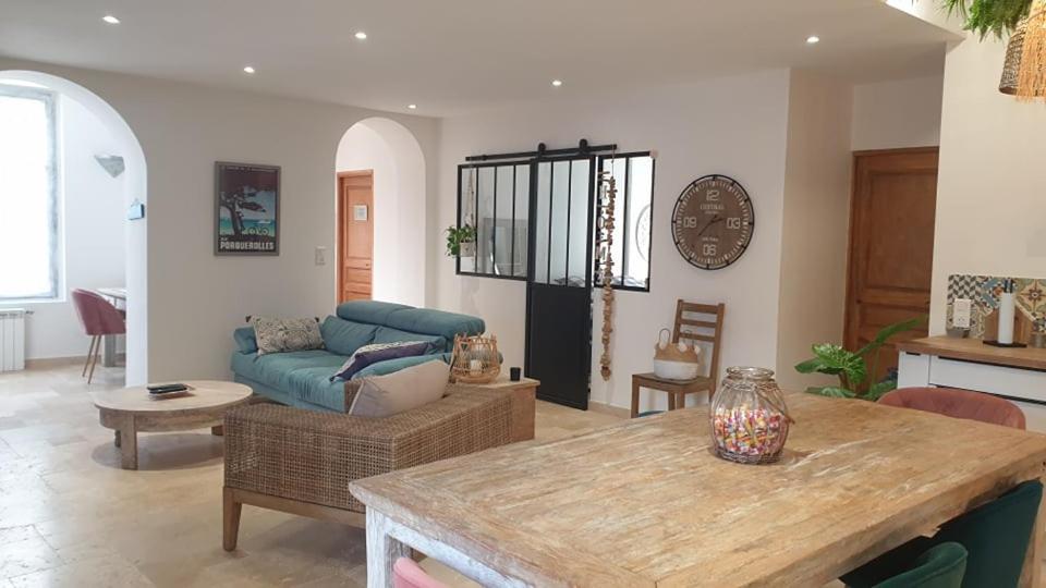 Rdc De Maison Avec Terrasse Barbecue Toulon Exteriér fotografie