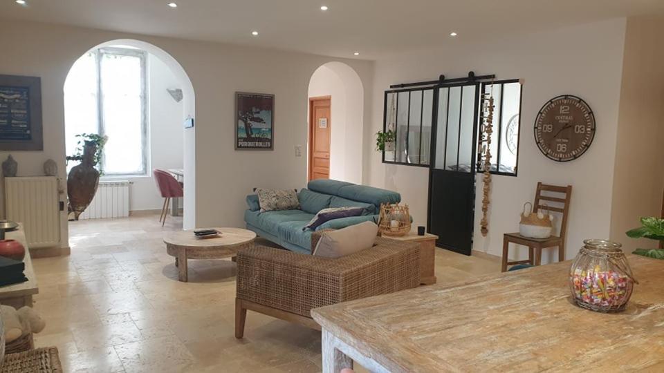 Rdc De Maison Avec Terrasse Barbecue Toulon Exteriér fotografie